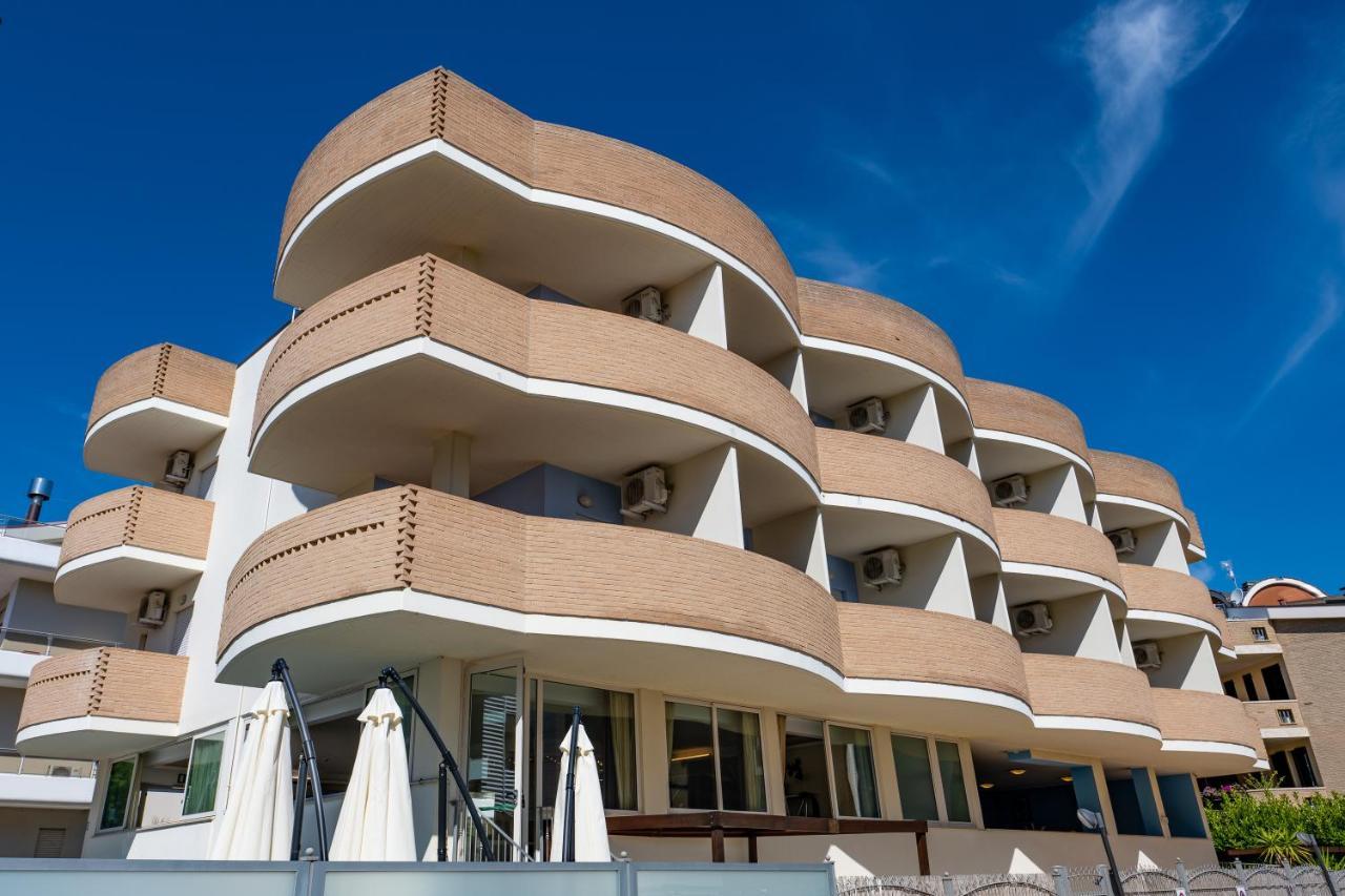 Di Matteo Hotel Roseto degli Abruzzi Kültér fotó