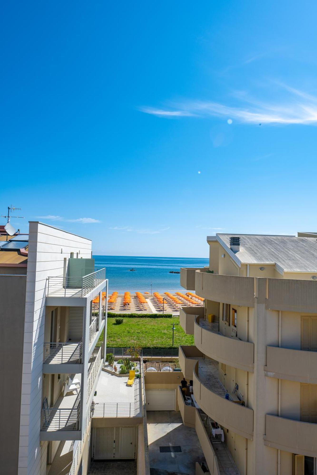 Di Matteo Hotel Roseto degli Abruzzi Kültér fotó