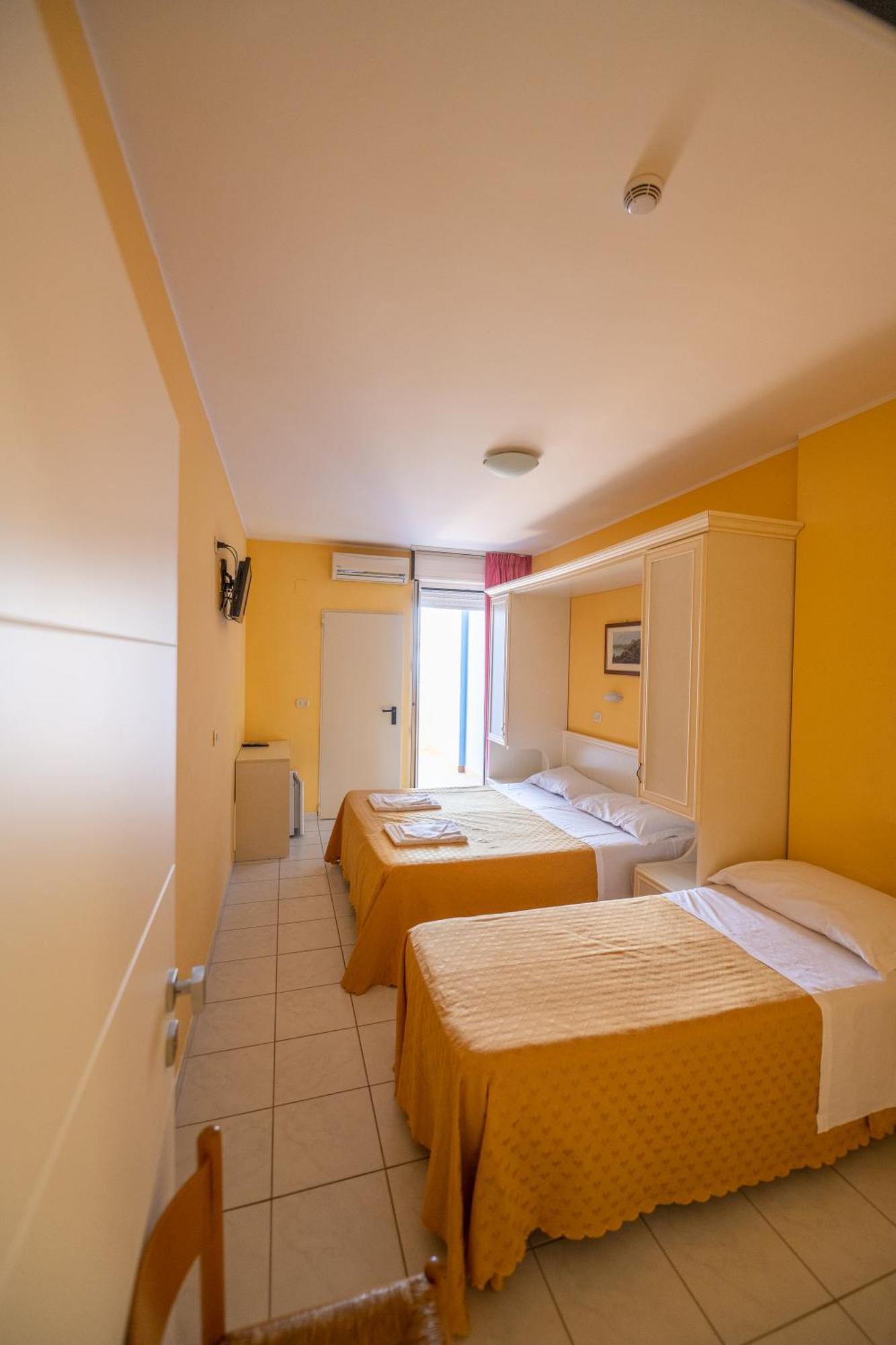 Di Matteo Hotel Roseto degli Abruzzi Kültér fotó